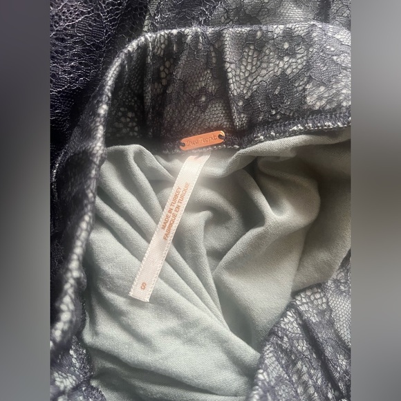 NWOT Free People Shape of You Lace Strapless Tube Top Midi Skirt Set Navy Combo - Picture 5 of 6